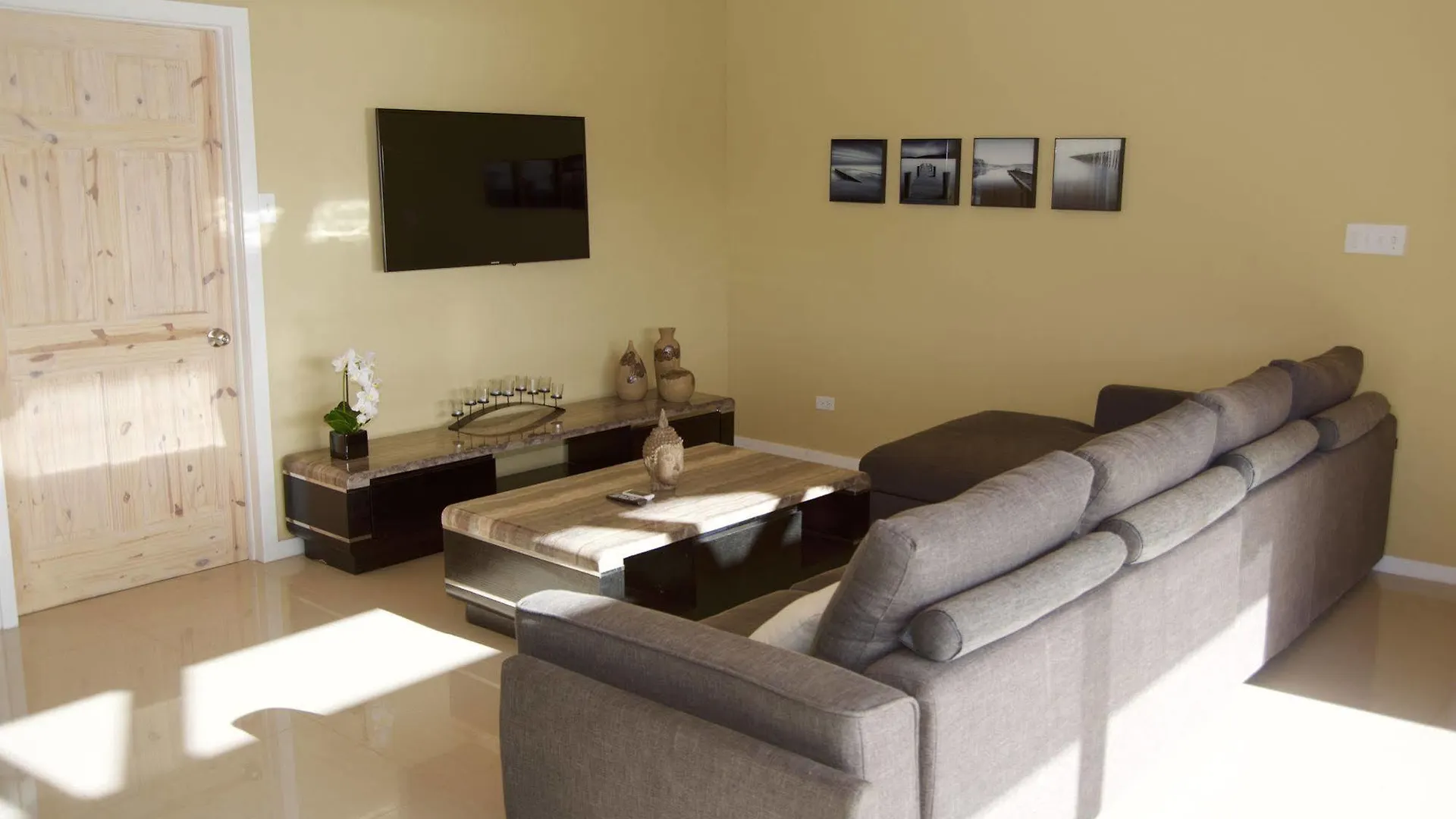 מלון Cobbs Cross Vine Cottages Adults Only
